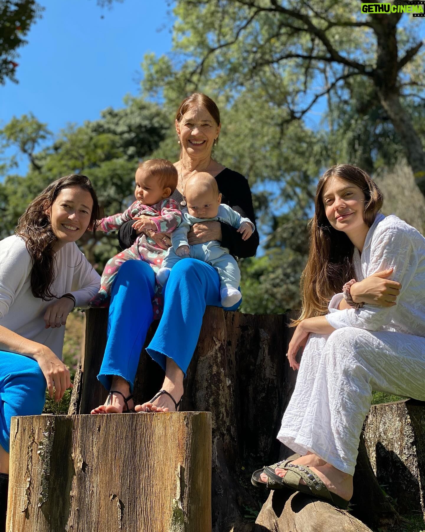 Jayme Matarazzo - 55K Likes - Que sorte a minha estar cercado de mamães incríveis, mulheres fortes, inspiradoras , e que fazem os meus sonhos maiores se tornarem realidade. Obrigado minha mãe, obrigado meu amor, minha sogra, minha irmã, Cacá nossa parceira incrível, e desejo de coração que todas as mamães tenham tido um lindo dia e que se sintam beijadas nessa data e em todos os dias. Feliz dia das mães!!! Vcs são incríveis !!! ❤️💙🤍🩵💜💛💚
📸: @babuskafotografia 🌹