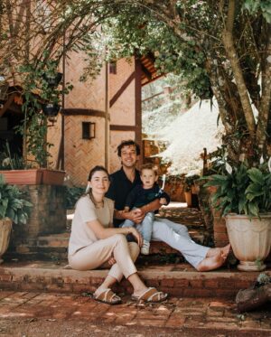 Jayme Matarazzo Instagram - Tudo novo de novo 🤍 Muito felizes em compartilhar que nossa família tá crescendo! Vamos embarcar nessa aventura tão desejada que é a nossa segunda gravidez. Antonio vai ganhar uma irmã! E tá radiante! ✨

Juntos estamos realizando o nosso maior sonho, aquilo pra nós tem o maior valor e que é a nossa maior prioridade: a nossa família. Obrigada Deus por tanto 🙏🏼 

Vem Maria, que o Papai, a Mamãe e o Antonio já te amam muito!