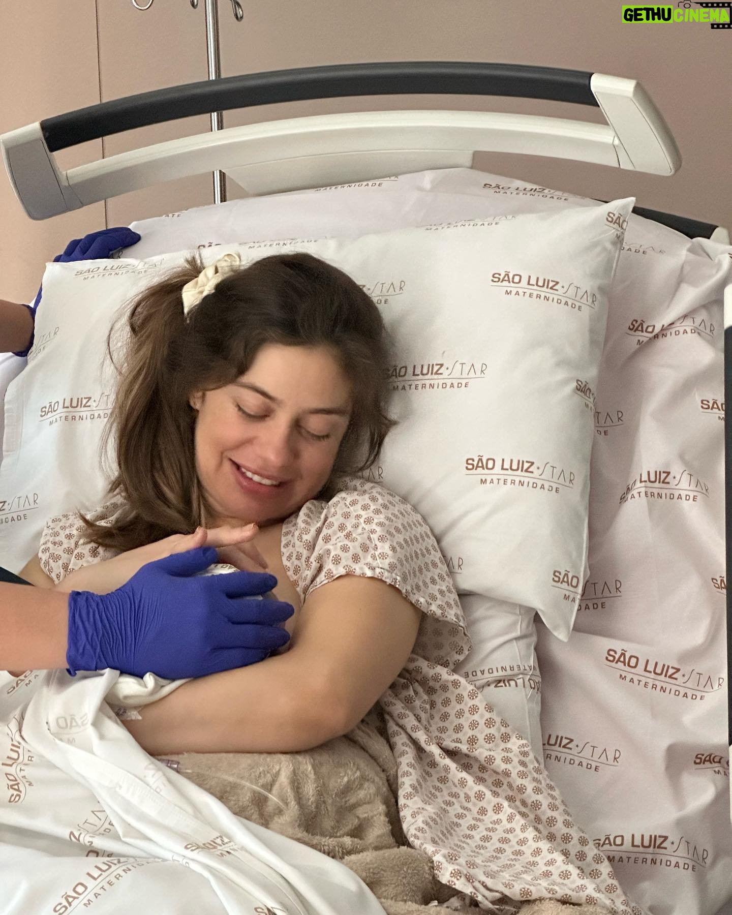 Jayme Matarazzo - 23.6K Likes - E assim, no dia 22 de novembro, as 14:13, a nossa família cresceu !!! 💫 Agora somos 4 🥰 !!! Agora somos mais fortes … e continuamos sendo amor ❤️ !!! O que dizer sobre a felicidade de se ganhar uma filha !!! Uma Maria pra chamar de nossa… Bem vinda minha filha. Sua família te ama demais 🌹
E nosso muito obrigado a toda equipe da @rededor_oficial_star e a cada pessoa da nossa equipe médica que fizeram desse momento, um momento ainda mais único e leve!!!
@luizatellechea Meu amor. Te amo e te admiro demais. Nossa família é a nossa morada. Obrigado por tanto ❤️