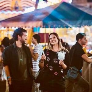 Jayme Matarazzo Instagram - Hoje completamos 100 capítulos de Família é tudo!! 

Cada cena e emoção são frutos de um trabalho árduo e de muita dedicação de muita gente. Agradeço a cada colega de set por tanta troca incrível até aqui e a todos que tornam essa novela possível ❤️ sinto muita gratidão por estar mais uma vez trabalhando com o que eu amo. E o melhor, com esses colegas de elenco que fazem o meu dia a dia de trabalho ser mais leve e divertido. #familiaétudo ✌🏻

@tvglobo | @isabellapinheiro