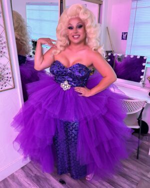 Jaymes Mansfield Instagram - It’s my birthday! I can’t believe it’s my Quinceañera. 🎉🤭💕 

#jaymesmansfield #birthday #quinceañera