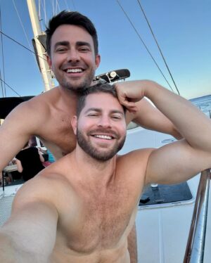 Jaymes Vaughan Instagram - Santorini Dump 💙🇬🇷