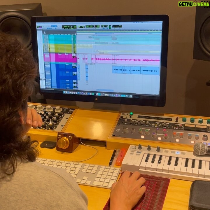 Jaze - 20.7K Likes - "la terminal" dump (?) como le dicen ahora
un menjunje de momentos hermosos que quedaron documentados para compartirles ✨ de este proyecto tan especial, que está recibiendo una ola de cariño y nada me pone mas feliz 🧡