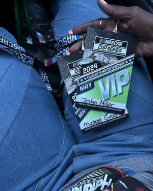 Jazlyn Miller Instagram - Last weekend @mr_9ray_willseeyounow and I got a chance to experience the “NASCAR 600 Cup Series🏆” ,VIP from the pit.More importantly though, I got a chance to see my Cuzzo @_megaquan do his thing first hand! I’m so proud of you Quan! We had a great time🏎️🫶🏾! Can’t wait to take Mansa and Sai Sai next year! —
I saw the orange man in person there too😱🥹.