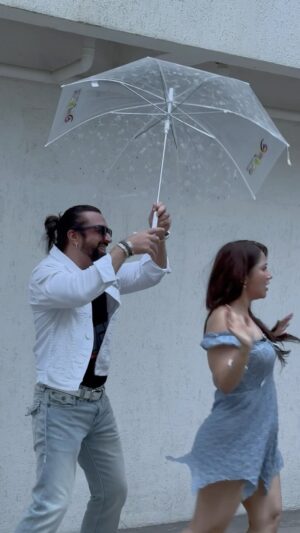 Jazz Sodhi Instagram - Dhoop Mein Nikala Na Karo Roop Ki Rani
Gora Rang Kala Na Pad Jaye - 
Mast Mast Aankhon Se Chalakao Na Madiraa
Madhushaalaa Men Taala Na Pad Jaaye
Dhoop Men Nikalaa Na.

#TrendingReels #TrendingAudio #ViralReels #ViralPost #ViralReels #InstagramReels #Reels #BestCouple #Ajazkhan #Number #Explore #ExplorePage #OTD #BOLLYWOOD #TrendingSong