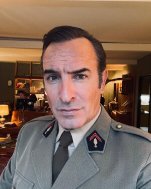 Jean Dujardin Instagram - ALPHONSE de @nicolasbedosofficiel sur @primevideofr #pierrearditi @charlottegainsbourg #nicolegarcia #francinebergé #mariechristinebarrault @alphonselaserie