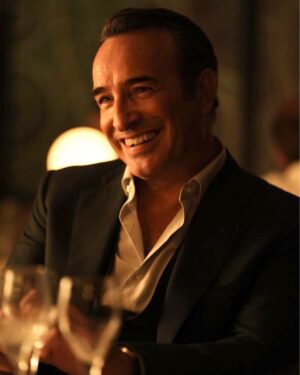 Jean Dujardin Instagram - Merci à tous pour votre soutien! 🙏🥰 ALPHONSE de @nicolasbedosofficiel sur @primevideofr avec @charlottegainsbourg #pierrearditi #nicolegarcia #francinebergé #mariechristinebarrault @loukameliava @vincent_macaigne @elsa_zylberstein …photo @christophe_brachet_