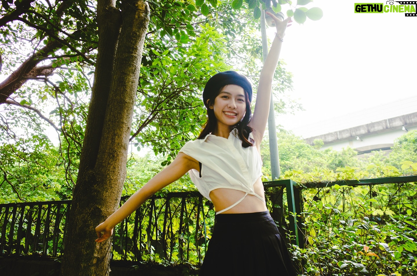 Jean Ho - 1.2K Likes - 4月的體感過的特別快
可能一直東奔西跑,感覺每天都有做不完的事
整體還算快樂
最近很適合點播【梅雨季】☔️來聽