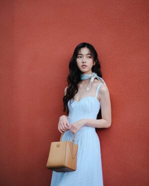 Jean Ho Instagram - 每隔一段時間就會展開一段靜心之旅
簡單的旅行 🧡 不用特別的規劃
任何地方都會是最好的目的地🌴
@toryburch
#ToryBurch #ToryBurchPrefall24。