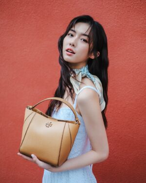 Jean Ho Instagram - 每隔一段時間就會展開一段靜心之旅
簡單的旅行 🧡 不用特別的規劃
任何地方都會是最好的目的地🌴
@toryburch
#ToryBurch #ToryBurchPrefall24。