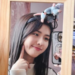 Jean Ho Instagram - 狗、貓、馬、天竺鼠、勞贖
關於過年下訂的小勞贖🐭終於到貨的快樂好心情