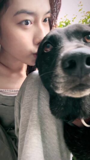 Jean Ho Instagram - 日常的跟小果果聊天
有這種主人🐶希望果果不要哪天離家出走😜