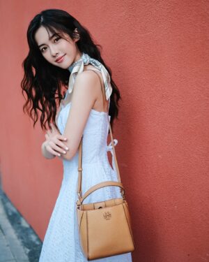 Jean Ho Instagram - 每隔一段時間就會展開一段靜心之旅
簡單的旅行 🧡 不用特別的規劃
任何地方都會是最好的目的地🌴
@toryburch
#ToryBurch #ToryBurchPrefall24。