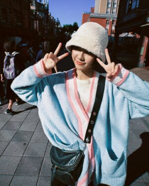 Jean Ho Instagram - 嘗試在混亂的節奏裡尋找平衡 Can I ?