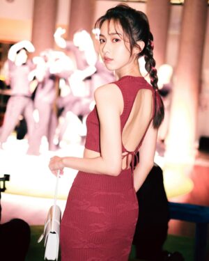 Jean Ho Instagram - Back to Uni🖍️with @longchamp
入學Longchamp當一日新生
同學們好🙋🏻‍♀️

#LongchampSS24 #LongchampUniversity
Makeup | @_wgg_
Hair | @jojo_chuang