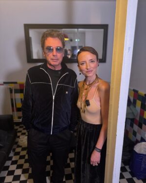 Jean-Michel Jarre Instagram - Avec cette chère Irène Dresel backstage avant son concert à la Cigale à Paris
With the great Irene Dresel backstage before her show at La Cigale in Paris. #oxymoreworks
#zeitgeistbotanica
#oxymore
#electronicmusicians
@irenedresel