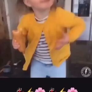 Jean-Michel Tinivelli Instagram - Bonne semaine à tous malgré cette médiocre actualité …de merde on peut le dire .. #bonnejournée#day#buongiorno#goodweek#week#lifestyle#musique#good#goodvibes#onlygoodvibes#danser#danse#ballerina#bisous#❤️❤️❤️#☘️#pace#paix#salute#forza
