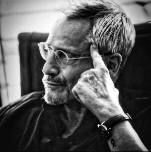Jean-Michel Tinivelli Instagram - Ce soir  jeudi 11 janvier sur @tf1 rivière perdue #capture#portrait#tinivelli#actor#cop#flic#photography #photooftheday #fotografia #blackandwhite #noiretblanc #biancoenero##riviereperdue#serie#tv#enquete#thriller#polar#suspense#aventure#nature#cluedo#retour#innocent#coupable#qui#goodvibes#❤️❤️❤️