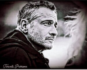 Jean-Michel Tinivelli Instagram - Au fil du net ….. #capture#photo#foto#fotografia#photography#tv#serie#filmphotography#film#story#role#marquand#commandant#flic#police#alicenevers#tf1#bonnejournée#buongiorno#pace#salute#forza#merci#bisous#samedi#❤️❤️❤️#tinivelli#actors#goodvibes#lovemyjob @tinivelli
