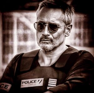 Jean-Michel Tinivelli Instagram - Le 11 janvier sur @tf1 Rivière perdue et une  Bonne Année à tous !!! #bonneannee2024 #bonnejournée#tf1#serie#tv#fiction#thriller#aventure##suspense##nature#pyrenneesorientales#pyrenees#occitanie#tournage#vallespir#tinivelli#goodspirit#goodvibes#lovemyjob#tinivelli#❤️❤️❤️#tinivelli#actors @banijayfrance @banijaygroup #terencefilm