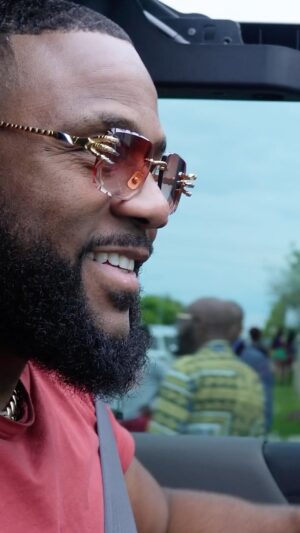 Jean Pascal Instagram - We had a privilege to film @jeanpascalchamp at @journeecuisinehaitienne. Here’s a little preview 🎬🎥

#haitienne #jeanpascal #boxe #event