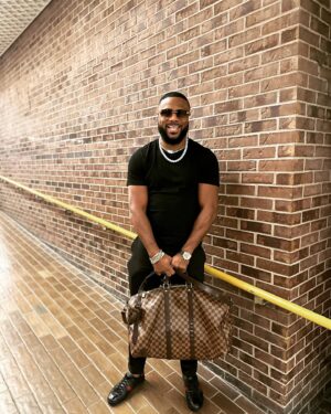 Jean Pascal Instagram - To have a good day, never forget to wear your smile. It’s the most crucial thing of your get-up. #jeanpascal  #smiles 📸: @feymie 🤣