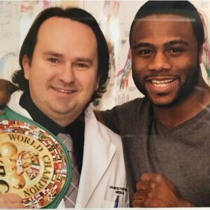 Jean Pascal Instagram - C’est avec une grande tristesse que j’ai appris, hier soir, le décès du Docteur Francis Fontaine. Francis était mon docteur personnel, mais est devenu beaucoup plus pour moi au fil des ans. Francis a commencé à me suivre en 2008 et m’avait notamment accompagné durant mon tout premier Championnat du Monde contre Carl Froch. 
Son départ est lourd. C’est une référence du domaine médical sportif qui nous quitte. J’offre mes plus sincères condoléances à sa conjointe Dr. Gougoux, à ses trois enfants ainsi qu’à tous ses proches. Repose en paix Doc! You’ll be missed. 😢🙏🏾💐🕊️