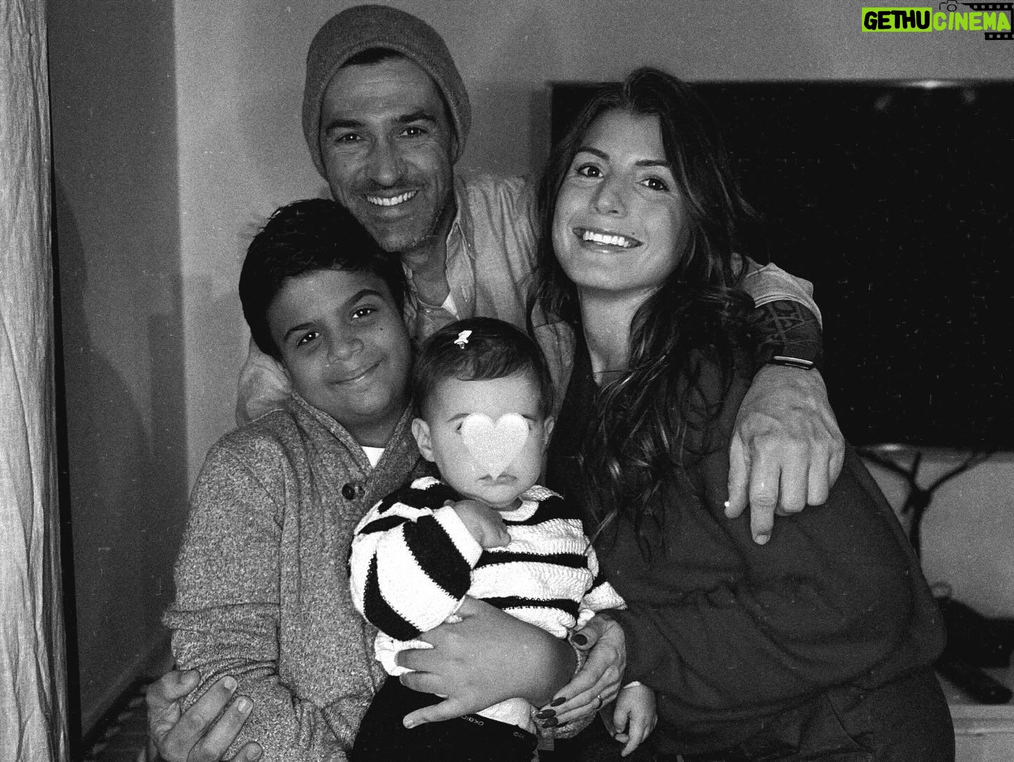 Jean-Pascal Lacoste - 4.4K Likes - Last night together 🤍
Qui dit début des vacances, dit Mav & Kylie chez leur maman ✈️🗽 On se retrouve à trois pour Noël 🎅🏼
Quoi de prévu pour Noël ? Vous partez en voyage ou plutôt à la maison en famille ?
#christmas #christmastravel #noël #noelenfamille
