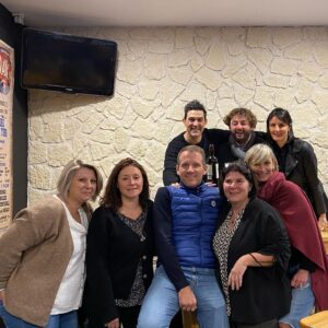 Jean-Pascal Lacoste Instagram - 21 ans après le bts… on se retrouve enfin. Le temps passe mais on n’a pas changé (juste quelques rides 🤣) mais toujours autant de rigolades ! 
Vivement la prochaine réunion avec ceux qui étaient absents, certificat médical à l’appui 🤣 
Un grand bravo et merci à Nicolas pour nous avoir tous rassembler❤️ On attend plus 21 ans pour se revoir les amis 🥰🥰🥰🥰 Vive la promo 2001 du Bts Cendrillon à Dax… Décidément les promos 2001 sont vraiment les meilleures 😉
#starac #retrouvailles #promobts #copainscopines #rigolade
