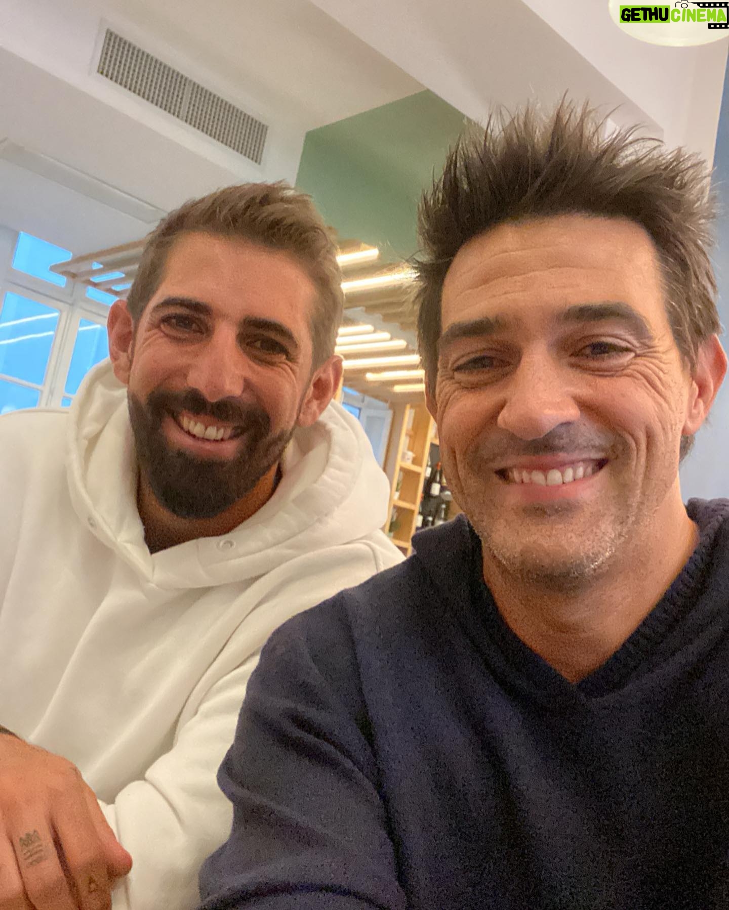 Jean-Pascal Lacoste - 1.5K Likes - Brunch avec le bro @matthieupavon. Top ce moment et tellement content … tu sais 😉 bien sûr les filles étaient trop occupées à discuter pour être sur la photo @delphine_tellier @melissatarris . #entrepotes #europeangolfeur