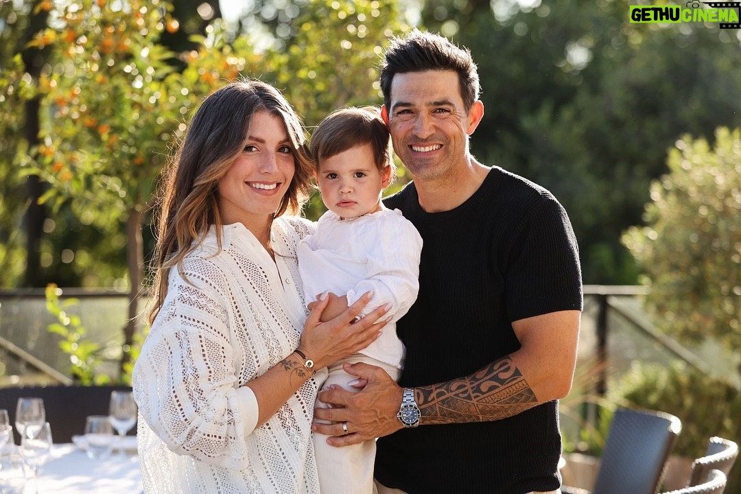 Jean-Pascal Lacoste - 10.1K Likes - À l’occasion de notre déplacement au Royal Mougins Golf pour l’édition des balles blanches de @jerome.alonzo pour la @fondationlenval
Nous vous présentons officiellement Ainhoa ✨ (qui boude un peu sur les photos)
Mais les chiens ne font pas des chats !
Merci à @nicolas_gavet pour les photos 😍