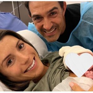 Jean-Pascal Lacoste Instagram - Nous sommes heureux de vous annoncer la naissance d’Ainhoa, le 06/06/2022 à 23h57 ! 
Ce petit bout de 2,770 kg rejoint Maverick & Kylie 🥰 Nous sommes désormais officiellement 5 pour notre plus grand bonheur ✨ #familyfirst #mom #dad #couple #love