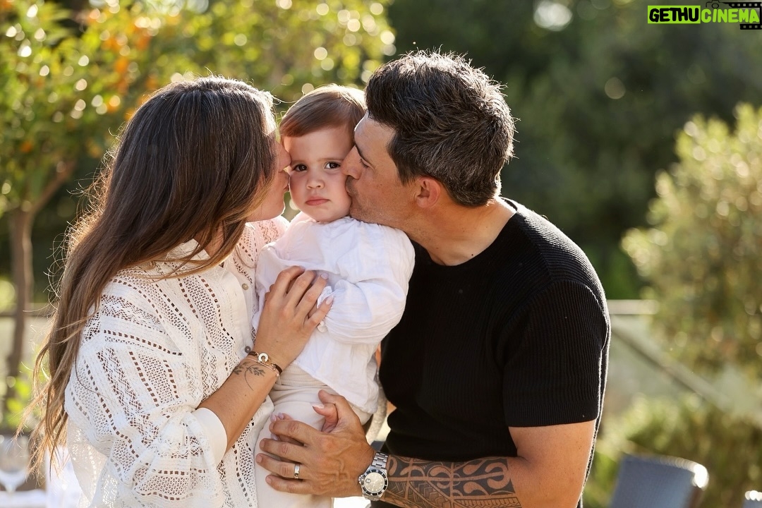 Jean-Pascal Lacoste - 10.1K Likes - À l’occasion de notre déplacement au Royal Mougins Golf pour l’édition des balles blanches de @jerome.alonzo pour la @fondationlenval
Nous vous présentons officiellement Ainhoa ✨ (qui boude un peu sur les photos)
Mais les chiens ne font pas des chats !
Merci à @nicolas_gavet pour les photos 😍