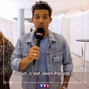 Jean-Pascal Lacoste Instagram - Voici les coulisses de l’émission avec les copains #staracademy #poilade #presentation @tf1 @dockerseurope @xantikutxi @anaishospital @francois_roure_off @patricemaktavofficial @carinehaddadou @mario_barravecchia @jessicamarquezpaz @michal_officiel @staracademytf1 😂😂👍👍🎊🎊🎊🎊🎊