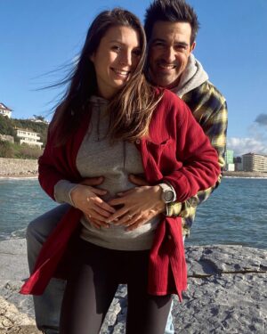 Jean-Pascal Lacoste Instagram - Love ♥️ Sun ☀️ and… Beignet de chez @glaceslopez 😅 Pris en flagrant délit !
.
.
Et vous qu’avez-vous fait aujourd’hui ?
.
.
#love #picoftheday #fashion #mylove #pregnancy