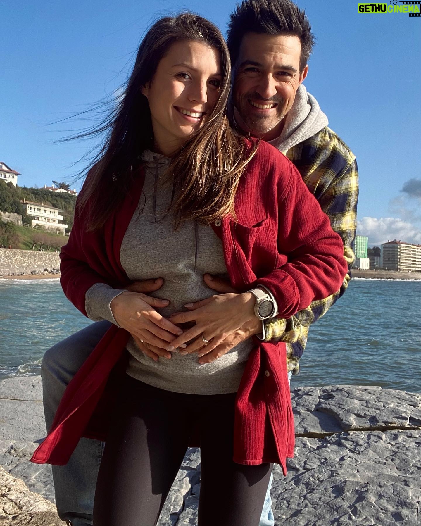 Jean-Pascal Lacoste - 8.6K Likes - Love ♥️ Sun ☀️ and… Beignet de chez @glaceslopez 😅 Pris en flagrant délit !
.
.
Et vous qu’avez-vous fait aujourd’hui ?
.
.
#love #picoftheday #fashion #mylove #pregnancy