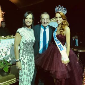Jean-Pierre Pernaut Instagram - Bravo à @maevacouckeoff  #missfrance2018 avec @nathalie_marquay_pernaut . Bien belle soirée 👍