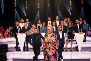 Jean-Pierre Pernaut Instagram - Quelle équipe de choc ! Belle photo de famille pour Le Grand Concours des Animateurs vendredi sur TF1 👍