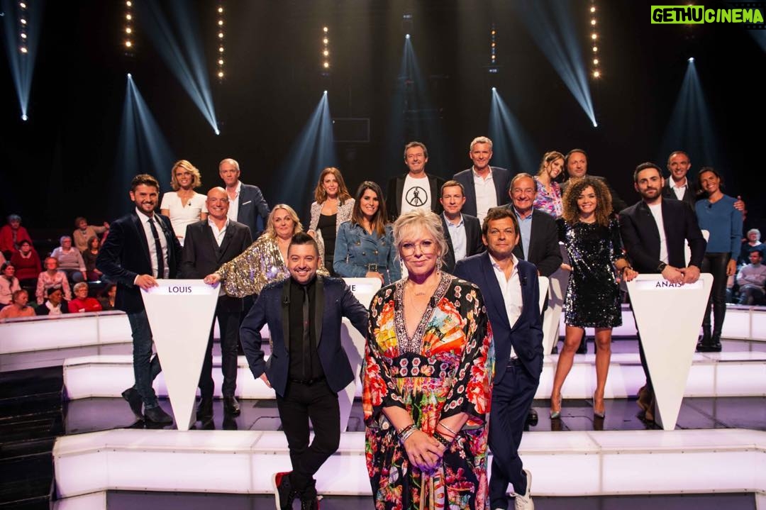 Jean-Pierre Pernaut - 5.5K Likes - Quelle équipe de choc ! Belle photo de famille pour Le Grand Concours des Animateurs vendredi sur TF1 👍