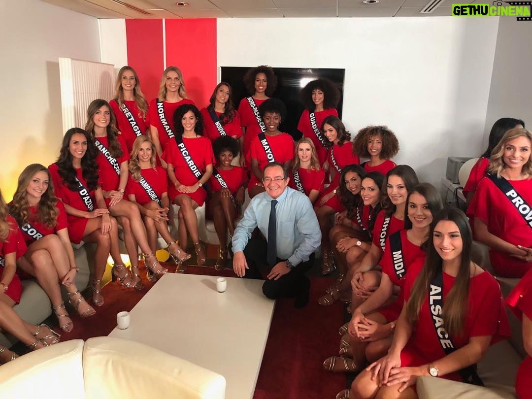 Jean-Pierre Pernaut - 5.6K Likes - Dans les coulisses du 13h avec les 30 candidates à l’élection de Miss France.