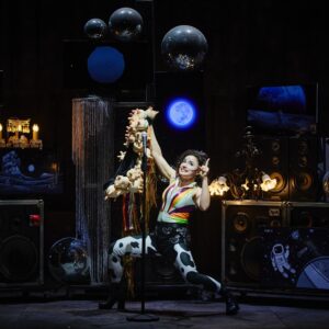 Jeannine Wacker Instagram - RENT die Vierte!
Muuuuuht mit mir (hier auf Instagram geht das so: 🐮♥️!)

📸 Ludwig Olah

#rentthemusical #konzerttheaterstgallen #rentmusical #maureenjohnson #musicaltheatre #muuuuuuuuuuuuh #elsieDieKuh #fliegMitMirZumMond