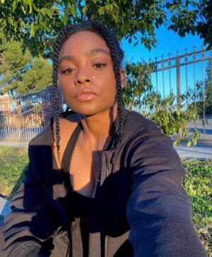 Jeanté Godlock Instagram - only manifesting open doors this year periodt. you can keep the negativity. vibes are high over here ✨ 

are y’all hanging in there?