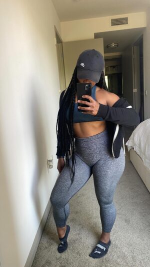 Jeanté Godlock Instagram - don’t let the little things stop you from being great✨

and get that ass up and get after it today!!!