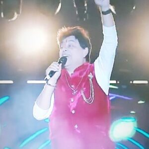 Jeet Gannguli Instagram - গিয়েছে ঘুম উড়ে, বুক পুড়ে, ছাই উড়ে...Trala Lala La

Jeet Gannguli Live ✨🎼🎸

#MelodyKing #HitGannguli @jeetganngulimusic @chandrani999 #Josh #KhujechiTokeRaatBerate #JeetGanguli #JeetGanguly #JeetGannguli #JeetGannguliClassic #JeetGannguliMelodies #JeetGannguliMusical #JeetGannguliLive