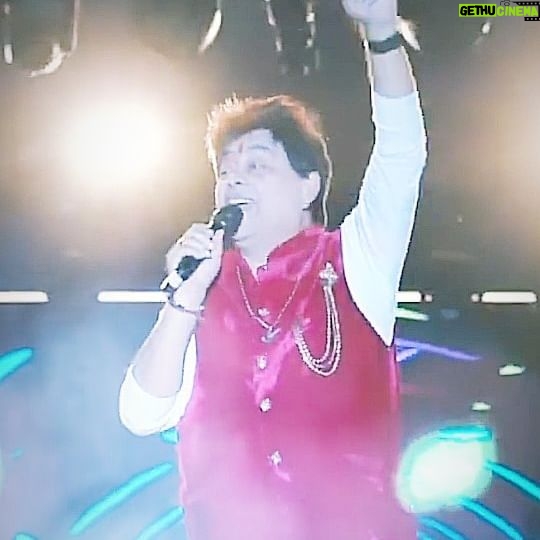 Jeet Gannguli - 1K Likes - গিয়েছে ঘুম উড়ে, বুক পুড়ে, ছাই উড়ে...Trala Lala La
Jeet Gannguli Live ✨🎼🎸
#MelodyKing #HitGannguli @jeetganngulimusic @chandrani999 #Josh #KhujechiTokeRaatBerate #JeetGanguli #JeetGanguly #JeetGannguli #JeetGannguliClassic #JeetGannguliMelodies #JeetGannguliMusical #JeetGannguliLive