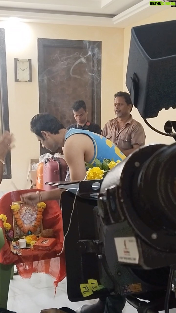 Jeet Raidutt - 229 Likes - Jai Shri Ganpati ji šš» Har Har Mahadev
#film #filmmaker #filmphotography #filmmaking #hindicinema #bollywood #actor #actorslife #actorlifestyle #rƩel #reelviral #reelvideos #reelitfeelit #followme