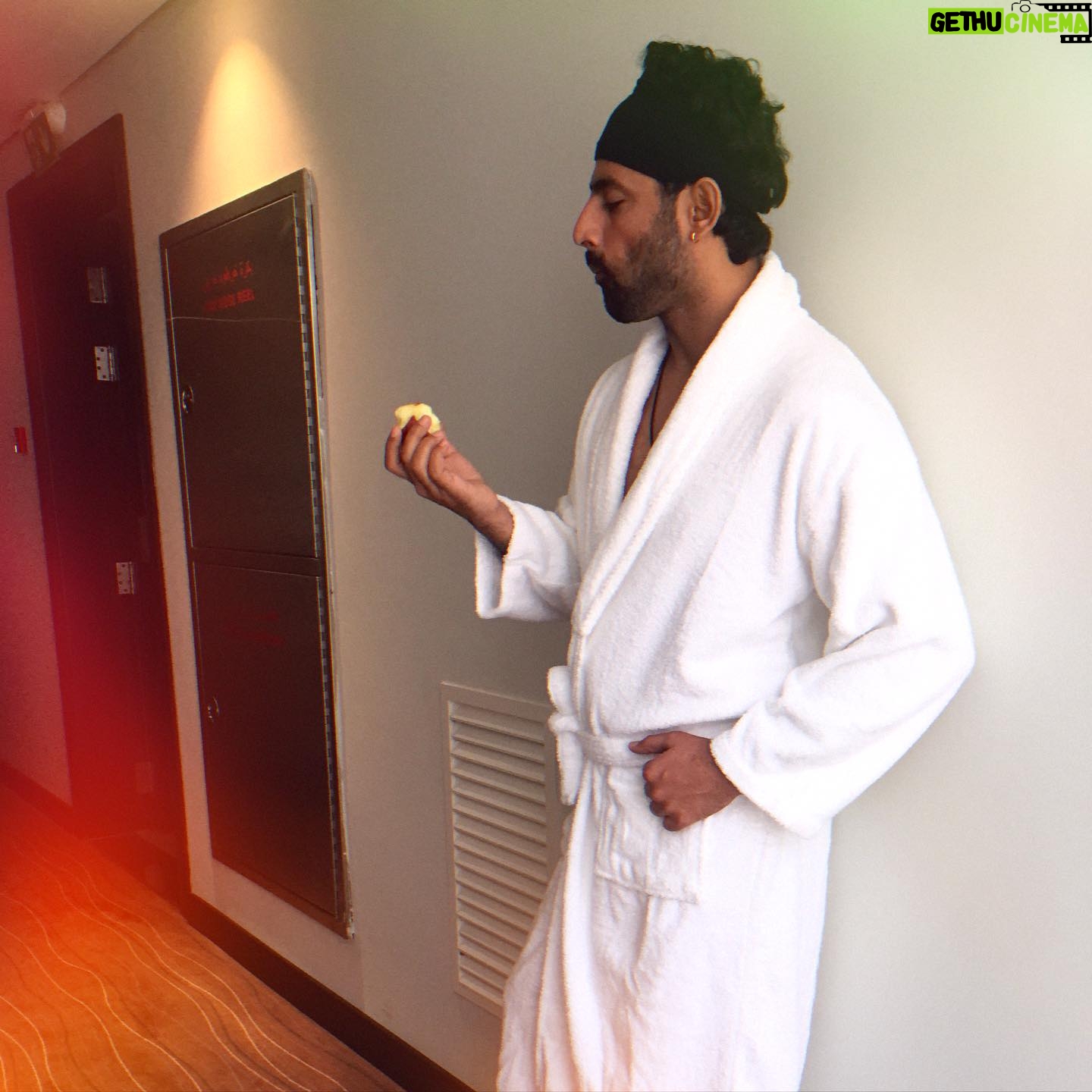 Jeet Raidutt - 134 Likes - Buenos días Miamor ✨ #apple
#healthyfood #healthylifestyle #healthyeating #buenosdías #instapost #bollywood #bollywoodsongs #bollywoodpics #bollywoodmovies #bollywoodfashion #instadaily