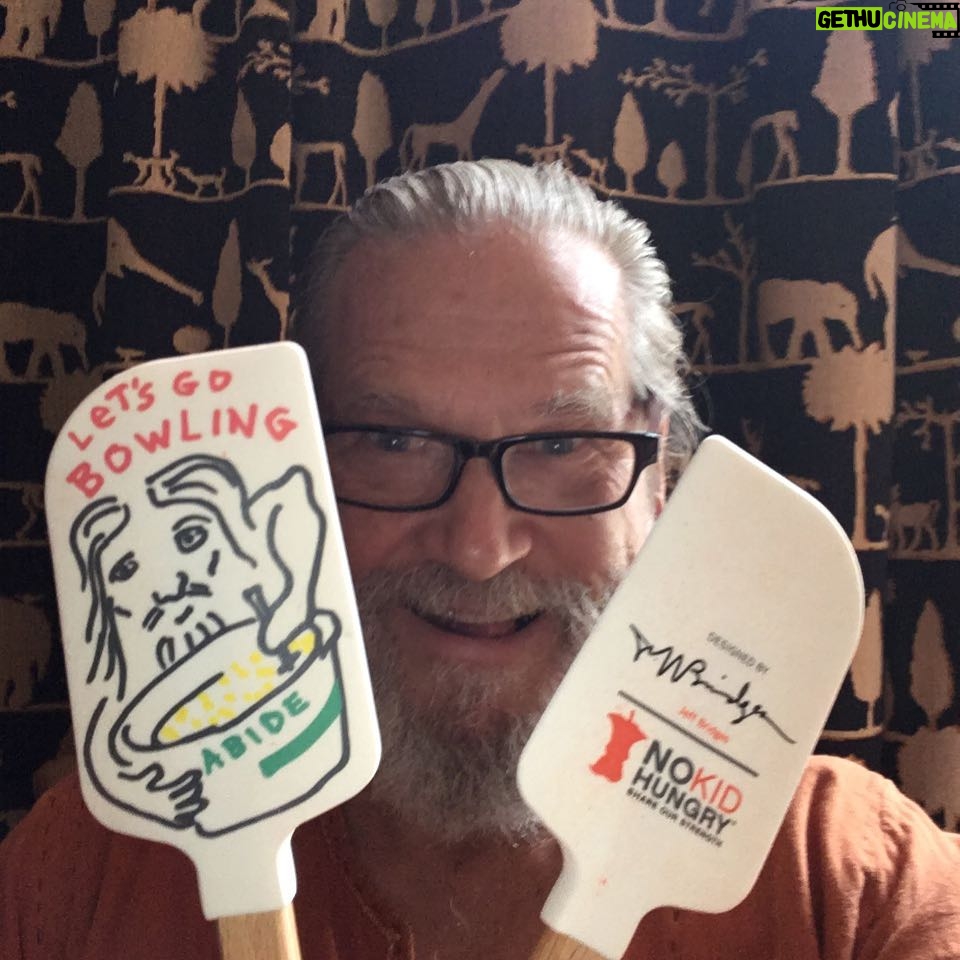 Jeff Bridges - 15.5K Likes - Join me & @WilliamsSonoma in supporting kids in need by purchasing this spatula I designed to benefit #NoKidHungry. williams-sonoma.com/nokidhungry