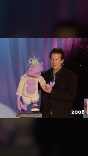 Jeff Dunham Instagram - Peanut Hates His Cellphone | JEFF DUNHAM

🔴 Come see us LIVE!
