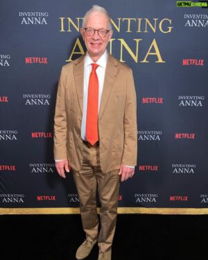 Jeff Perry Instagram - Countdown to FRIYAY...👀🤩 Catch @inventinganna on @netflix 2/11! #InventingAnna
